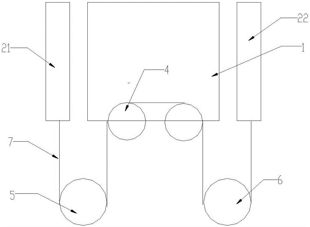 Compensating device for elevator driven by double main engines