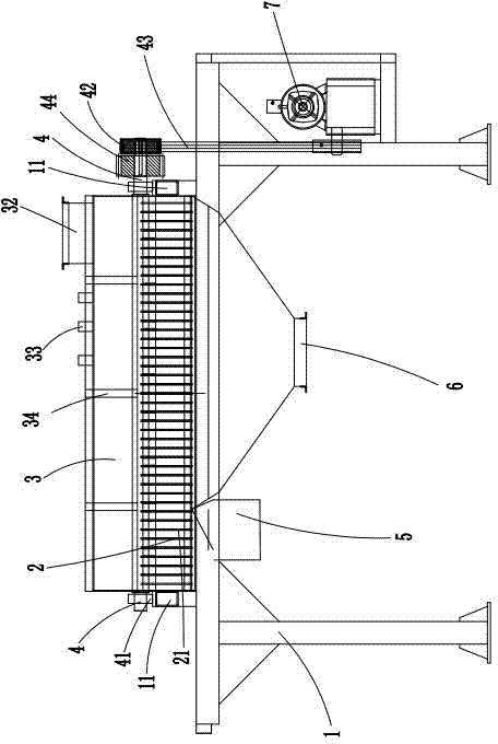 Double-arc sieving type light component separator with spraying function