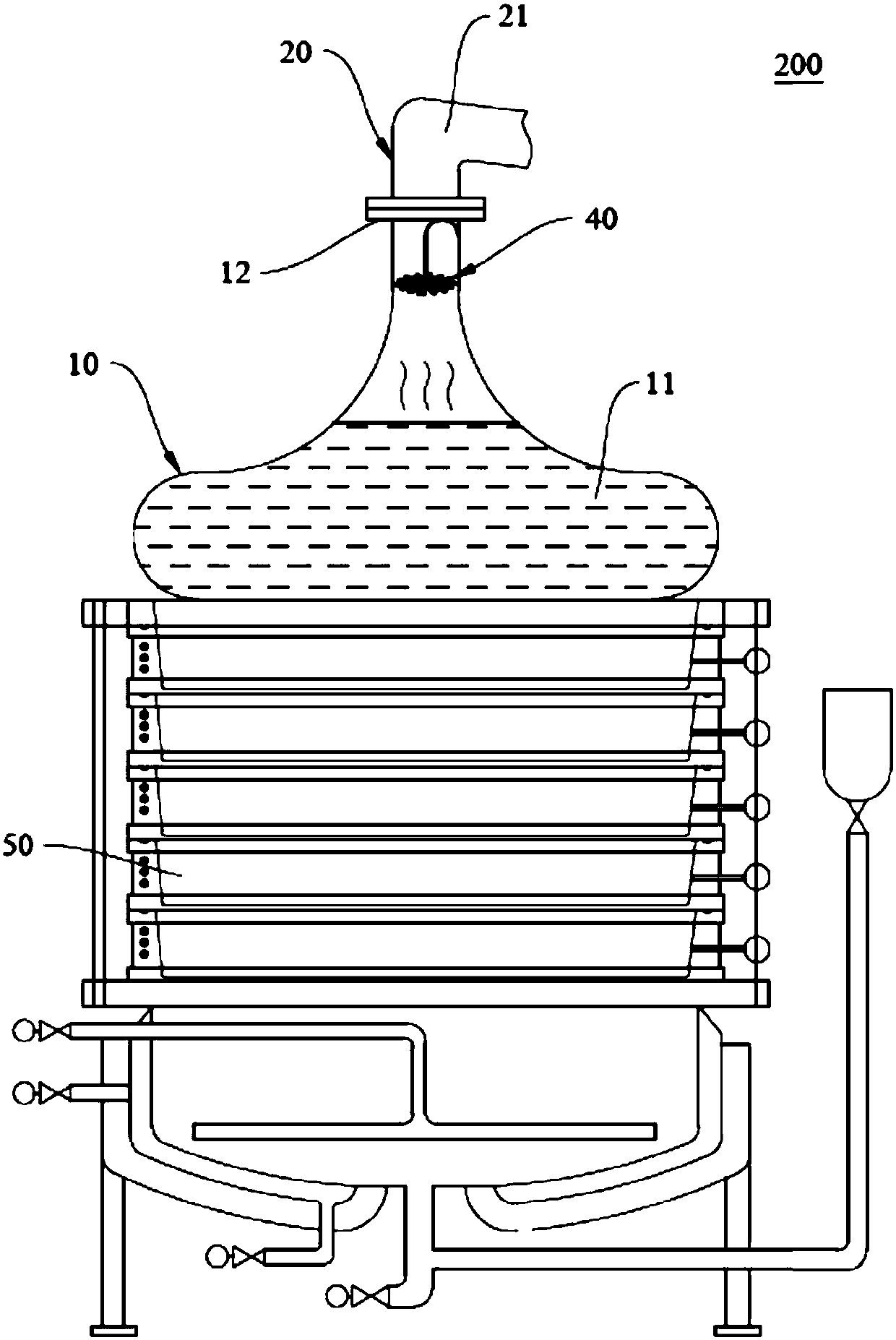 Desulfurizer and improved structure of distillation tool provided with same