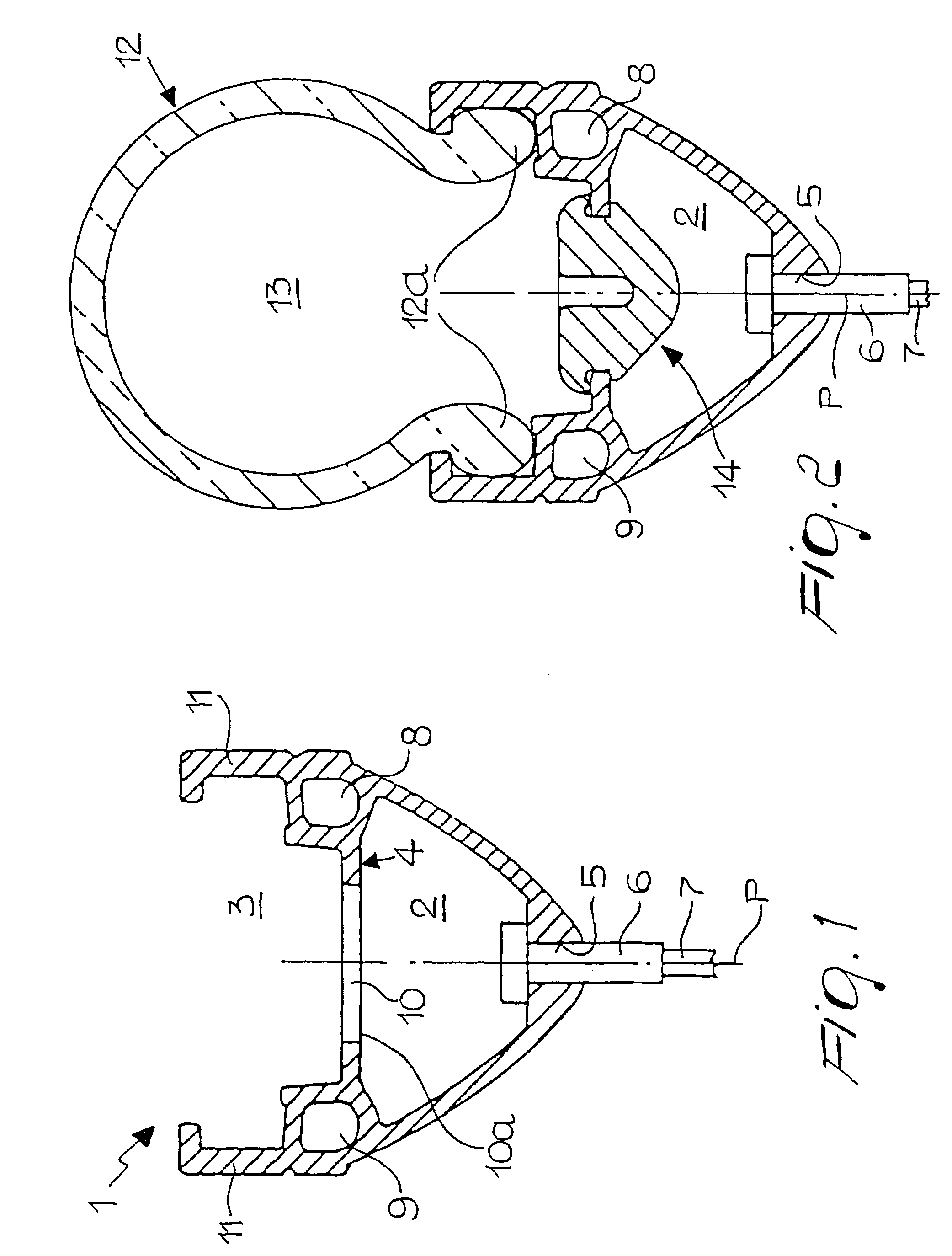 Rim for mounting tubeless tires, particularly for bicycles, motorcycles and mopeds