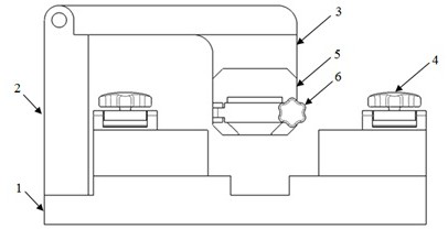 Auxiliary centering installation device for composite material track shear test