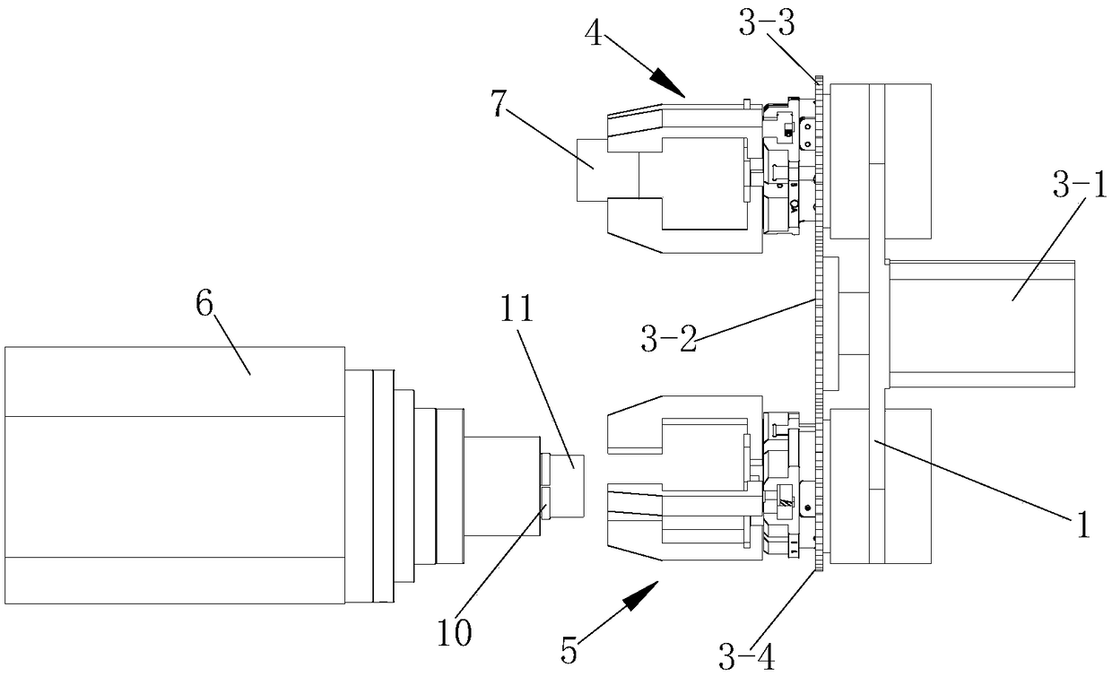 A synchronous feeding manipulator for machine tools