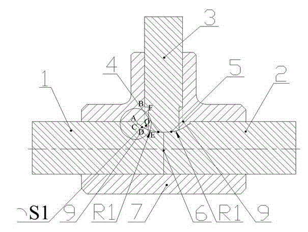 Structure for relieving stress concentration of intersecting lines inside plastic tee pipe