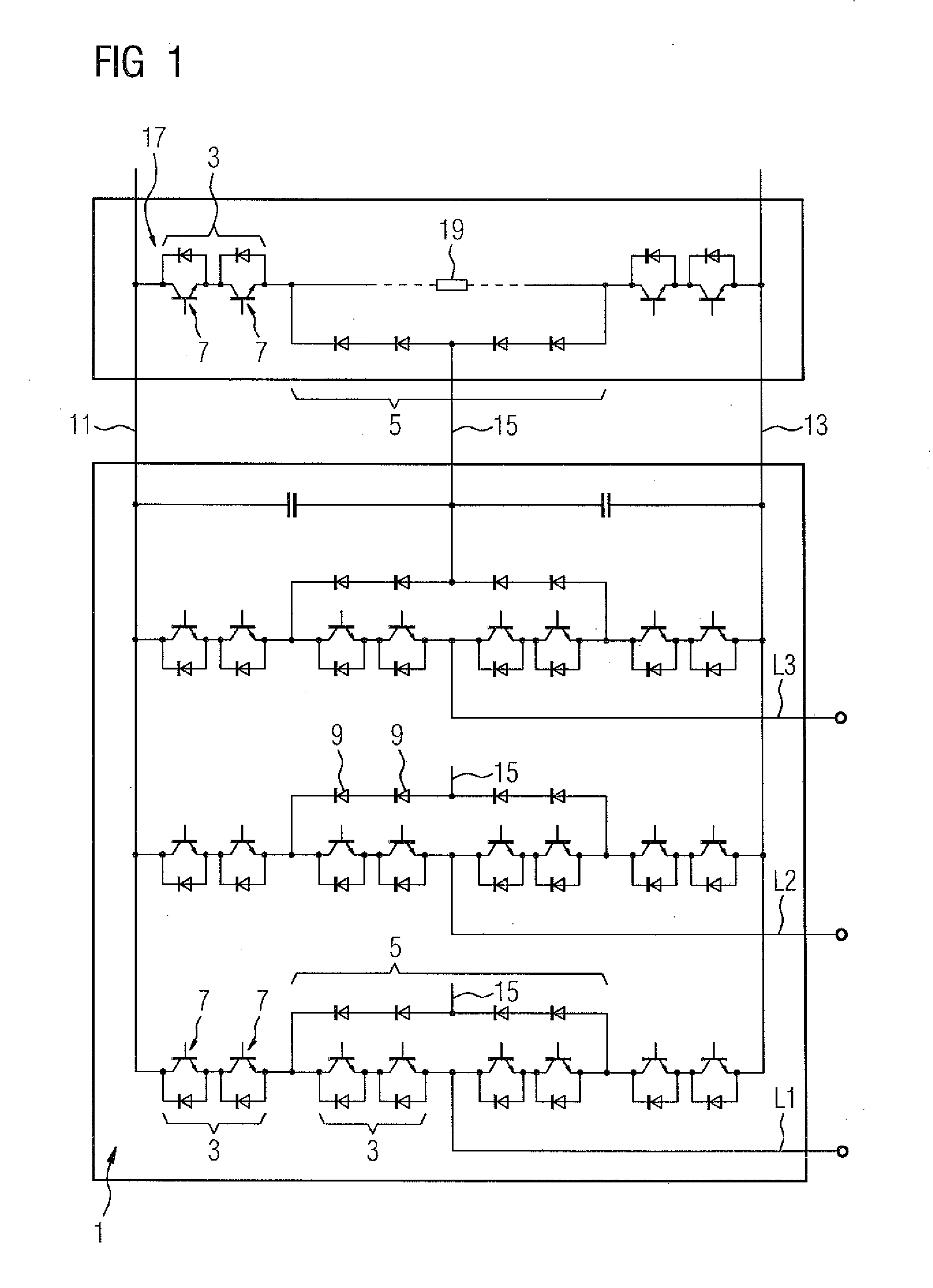 Current converter apparatus having a multi-phase current converter