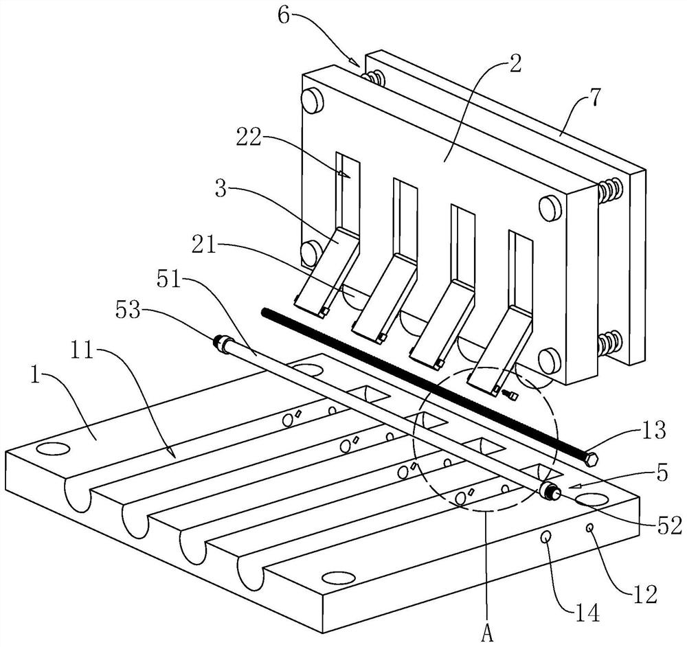 Building reinforcing structure and reinforcing method thereof