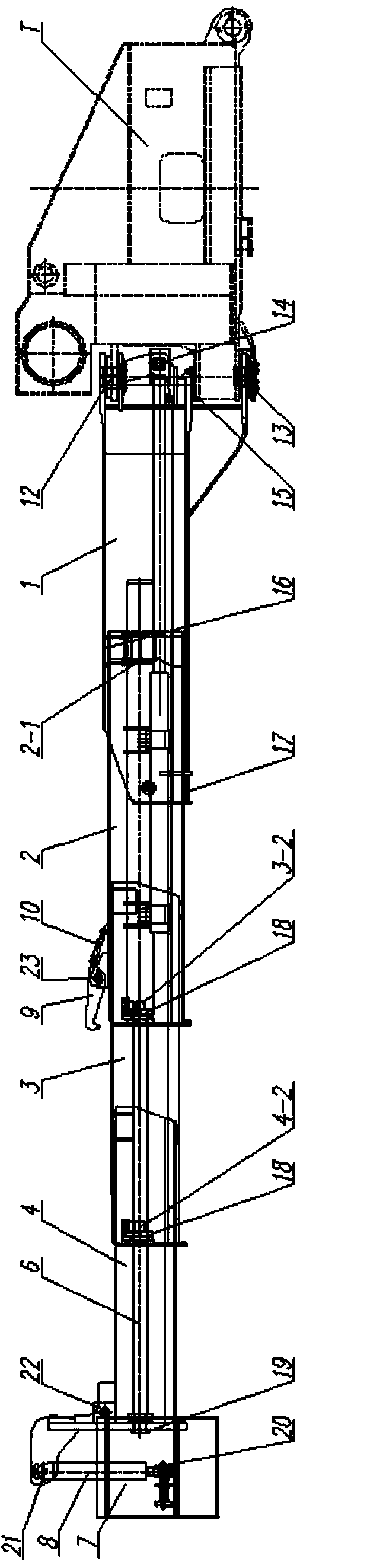 Swingable telescopic balance weight structure for railway crane