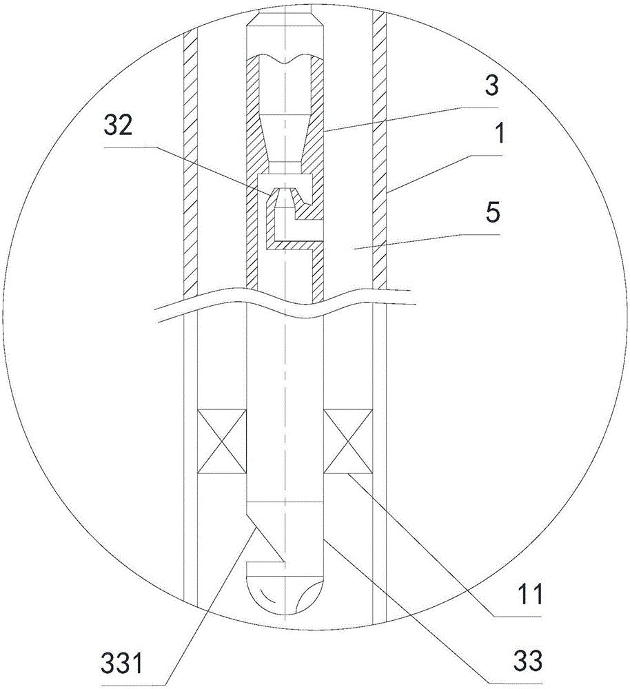 Continuous negative pressure sand washing device and system thereof