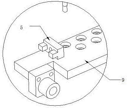 Supporting device with supporting position adjustment function