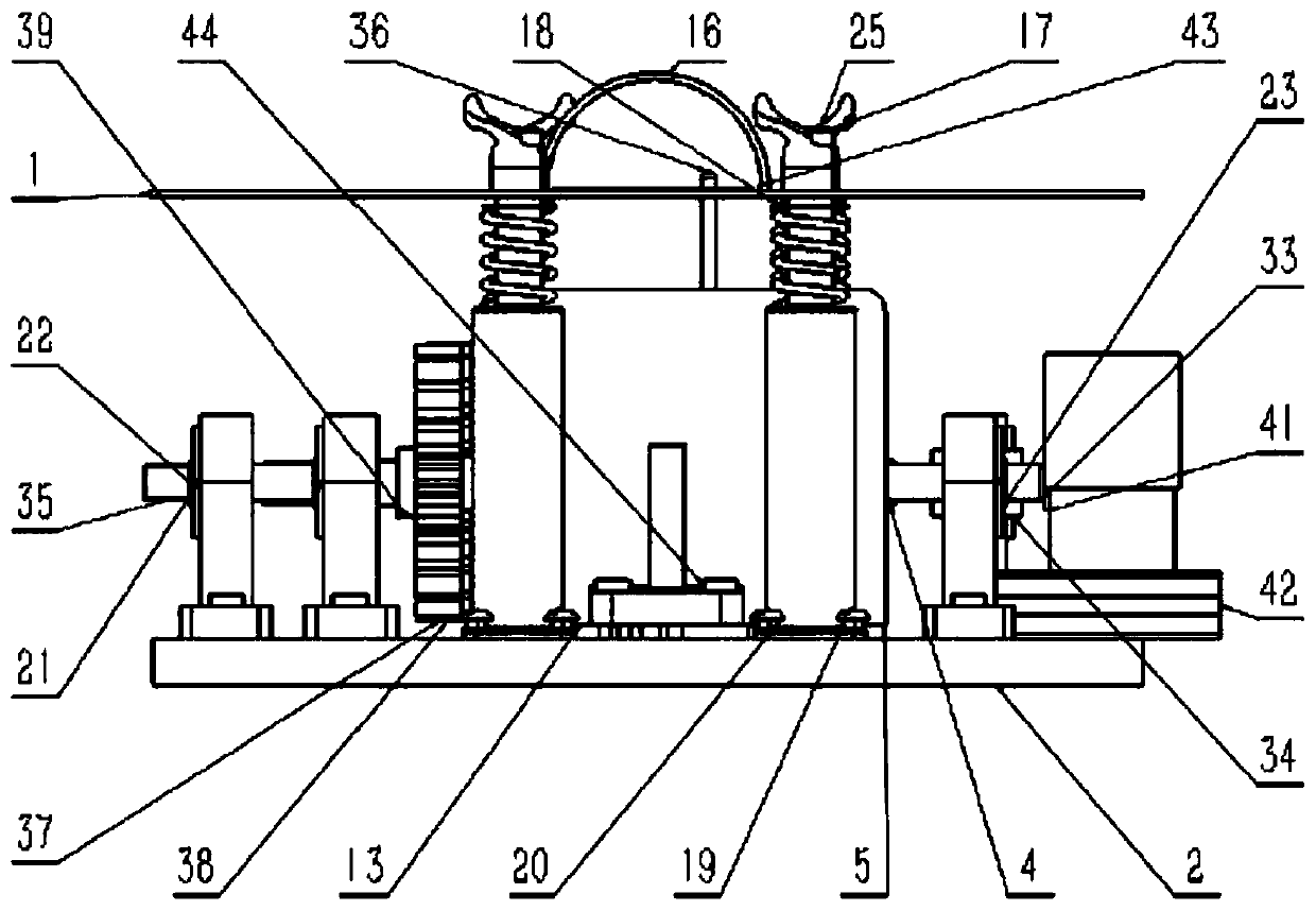 A double-cam self-locking foot massager