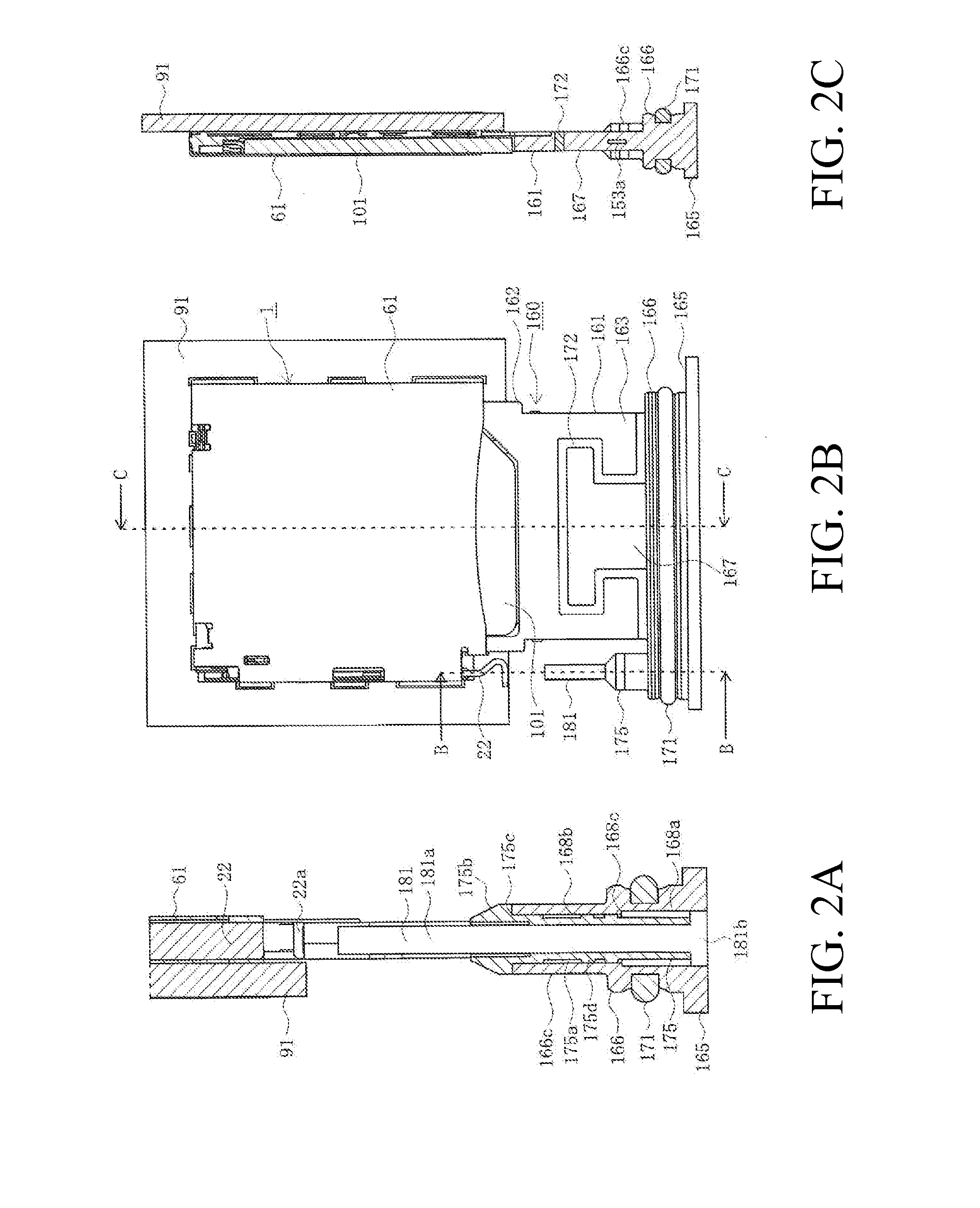 Card holding member and card connector set