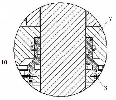 Membrane column using novel upper flange and pressing sleeve