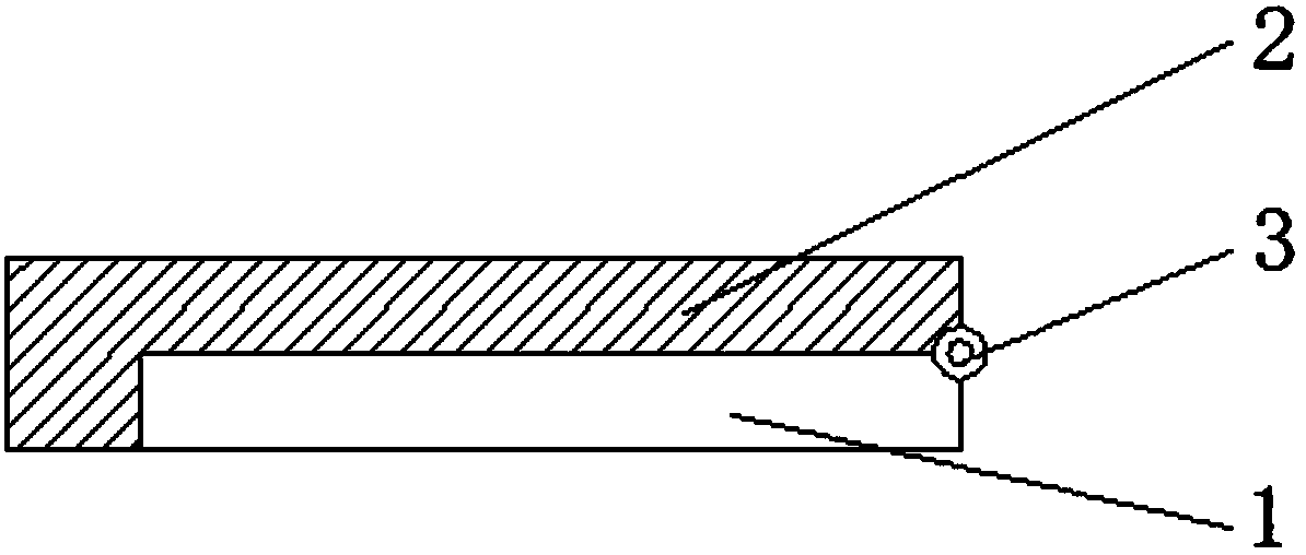 Leather cutting device capable of preventing edge curling