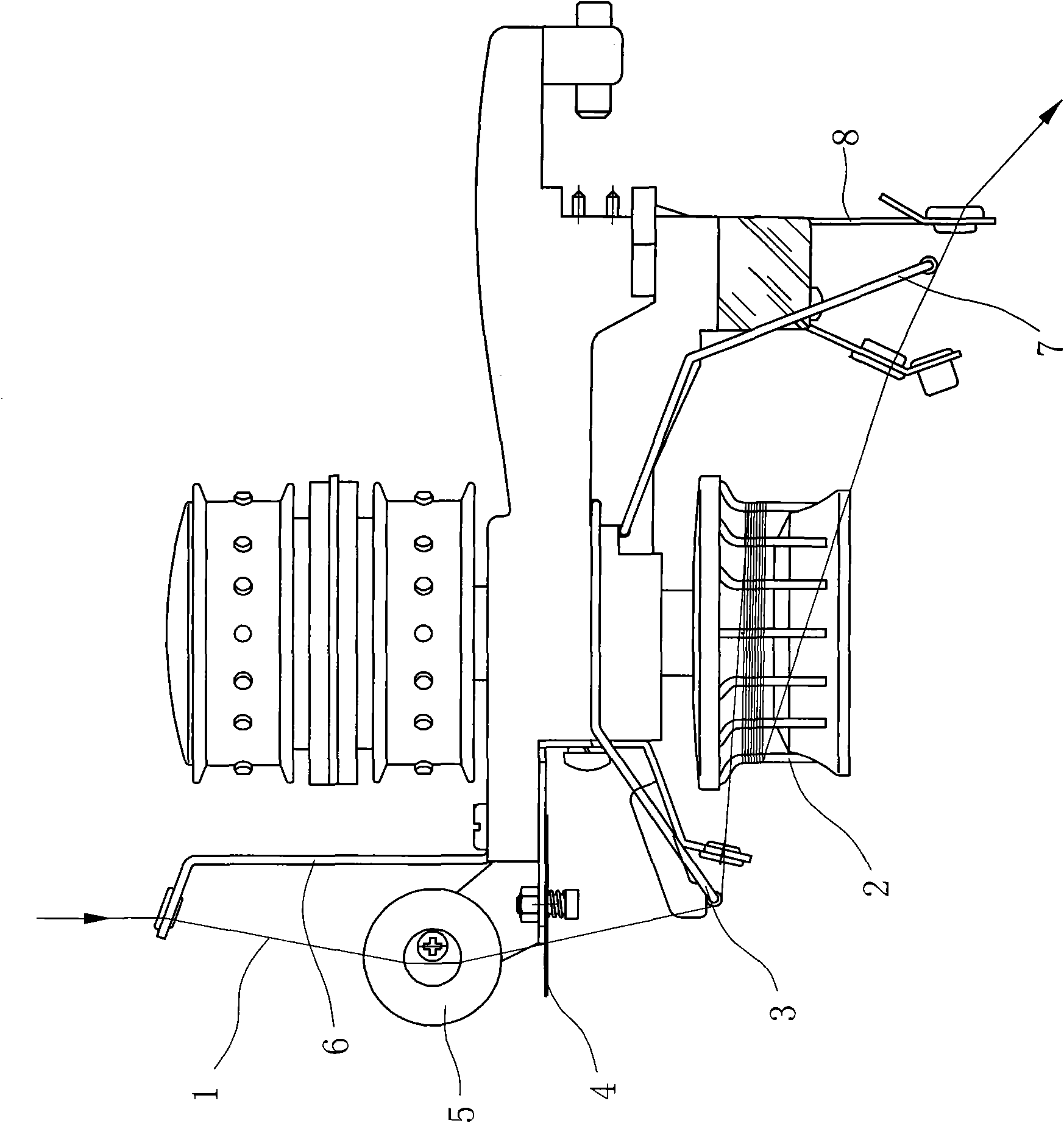 Broken yarn detecting circuit for yarn feeder