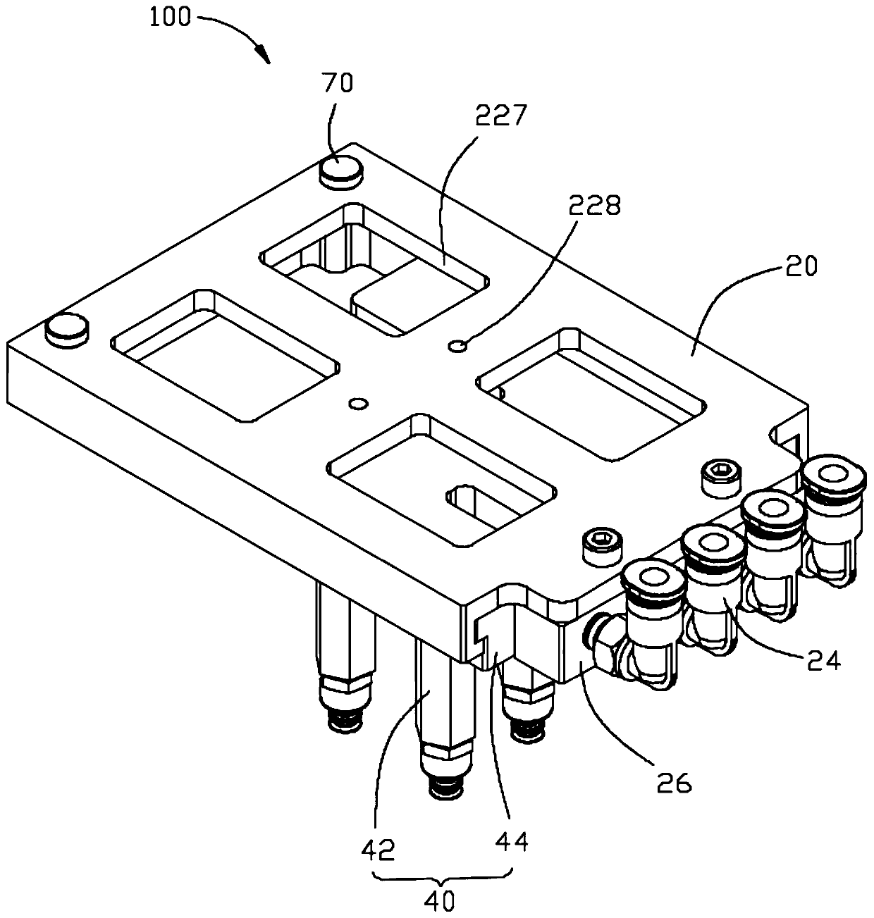 Material sucking mechanism and material conveying device