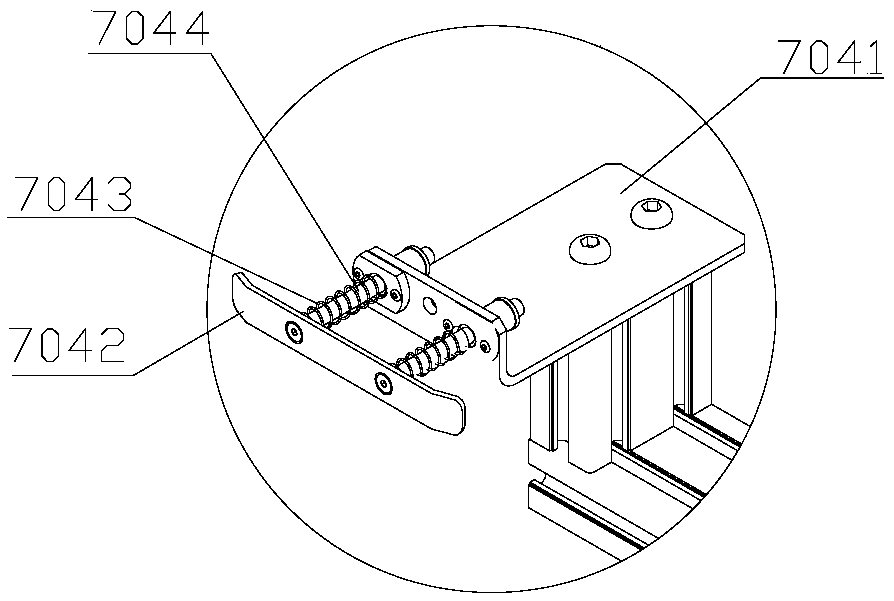 Automatic equipment capable of quantitatively charging launching nitrate