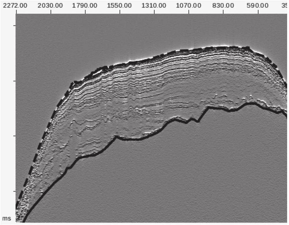 A method and processing terminal for delineating the distribution range of oceanic seamount carbonate rocks