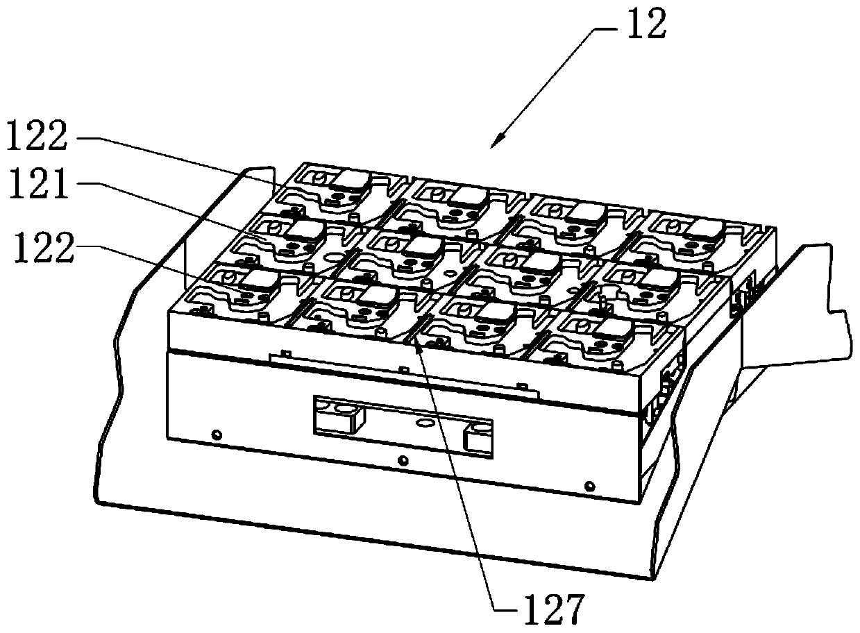 Plate folding mechanism and automatic plate separating machine with same