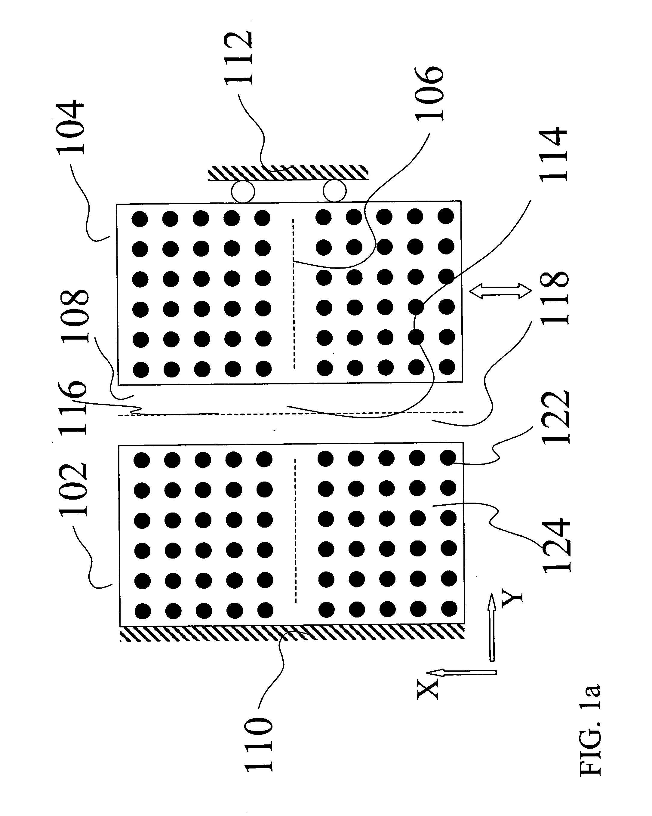 Displacement sensor based on photonic crystal waveguides