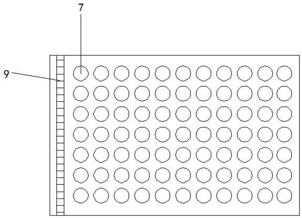 A non-woven fabric dyeing and dehydration box that can uniformly dehydrate non-woven fabrics after dyeing