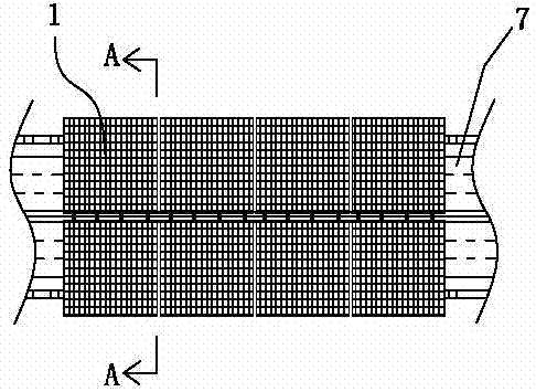 Solar power station applied to expressway and capable of realizing telescopic direction adjustment