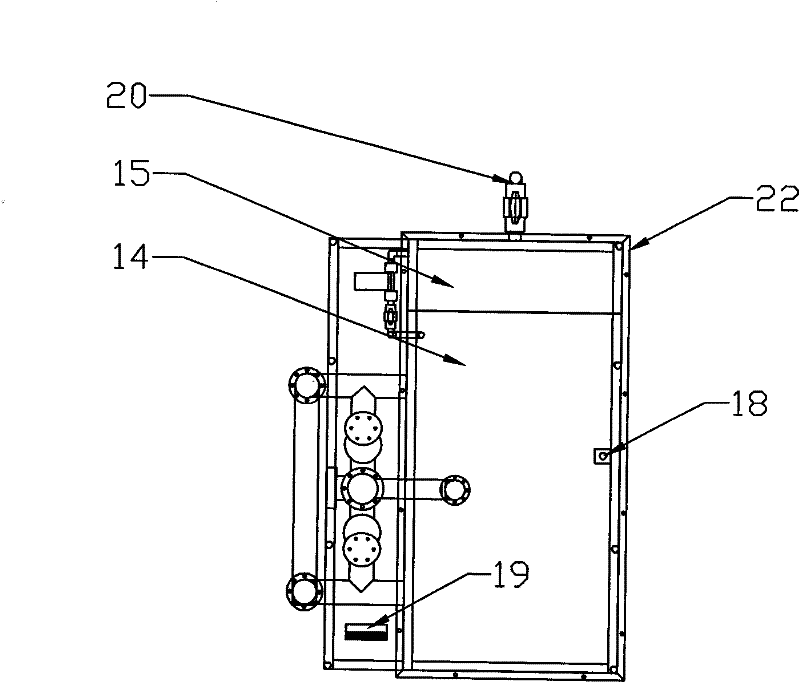 Automatic sewage lifting device with oil-separating apparatus