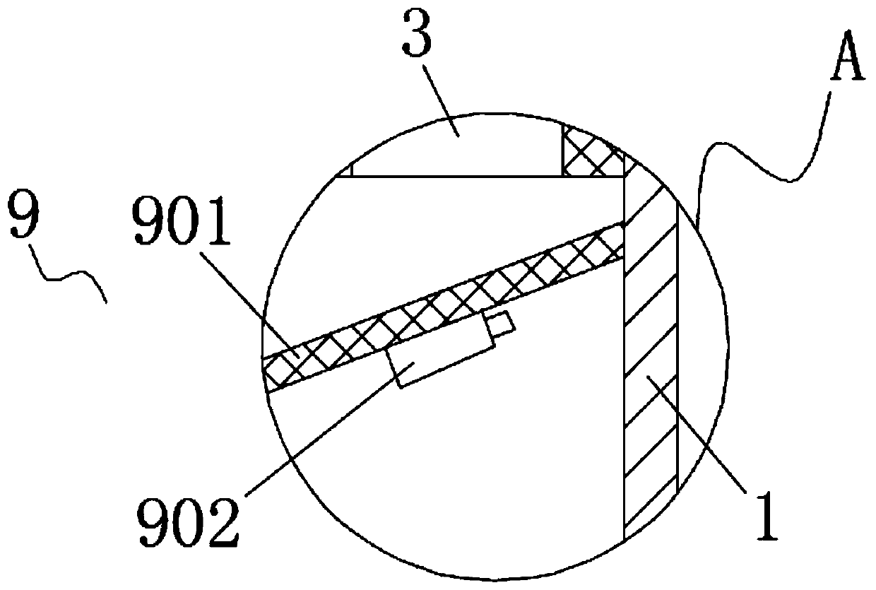 Multi-stage squeezing equipment for sesame oil