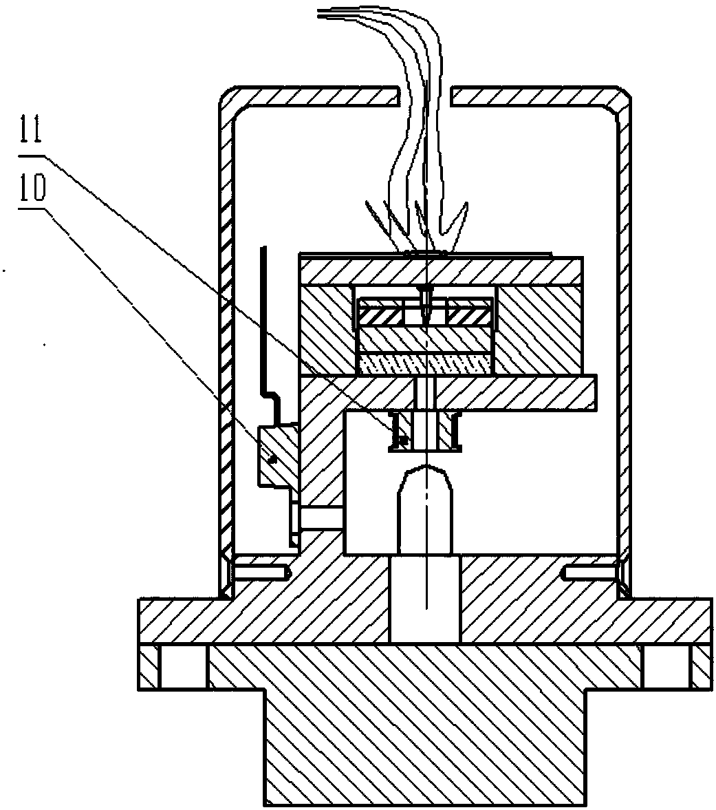 Low-temperature electrical resistivity measuring apparatus and installation method thereof