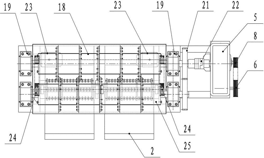 Straw cutting, crushing and rubbing machine