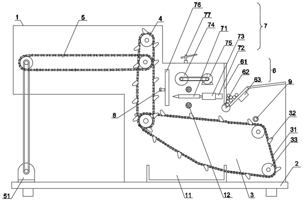 Rice noodle cutter with conveying structure