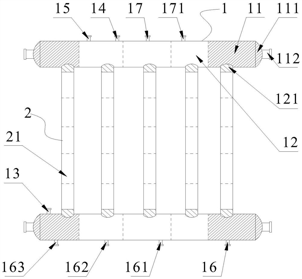 Tube-bundle tube-row type storage tank