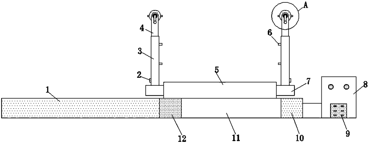 Construction-site vehicle washing device facilitating silt cleaning