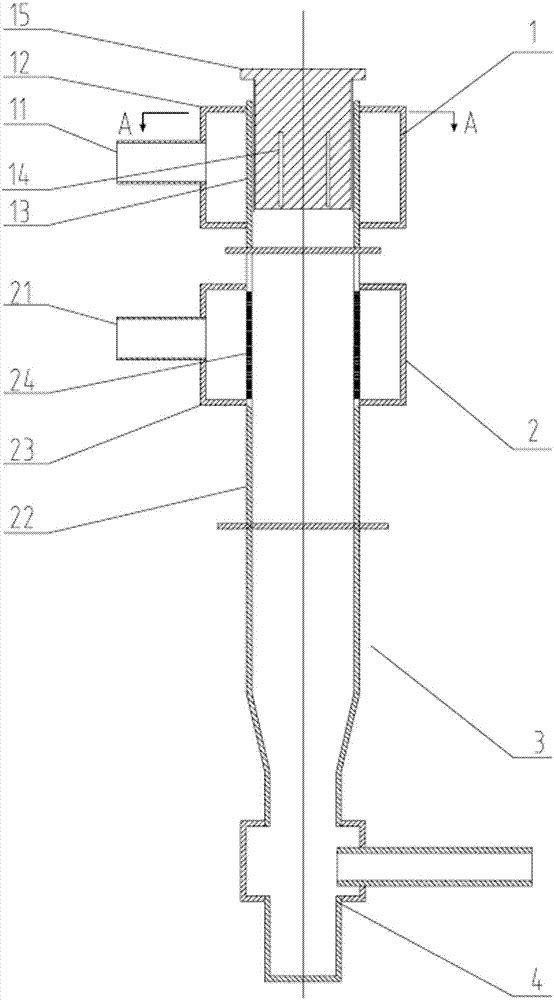 Multi-phase pipe type cyclone reactor capable of accurately regulating and controlling cyclone flow speed of liquid phase