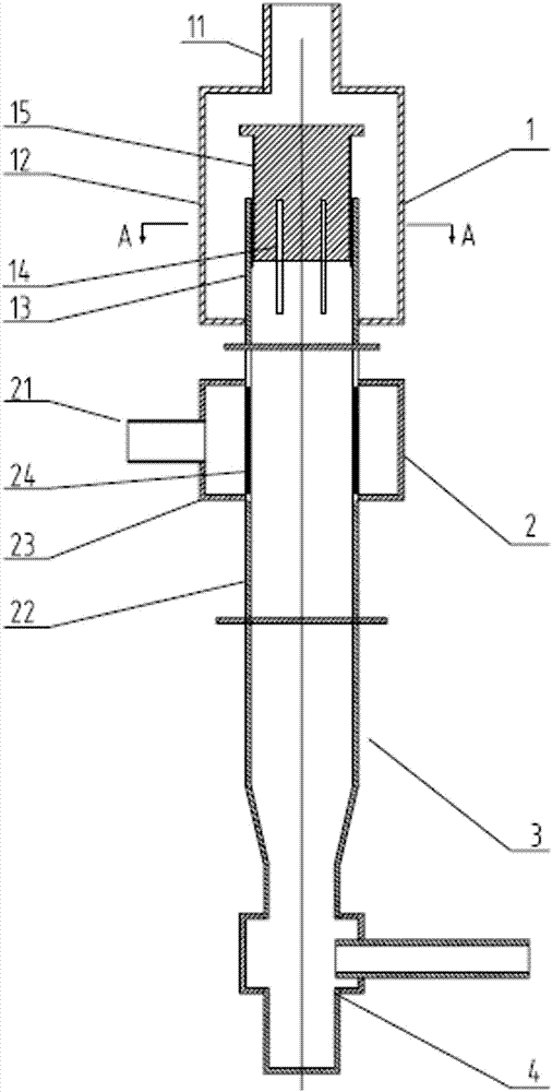 Multi-phase pipe type cyclone reactor capable of accurately regulating and controlling cyclone flow speed of liquid phase