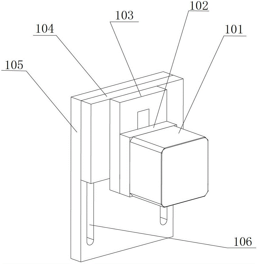 Alternated plate feeding device