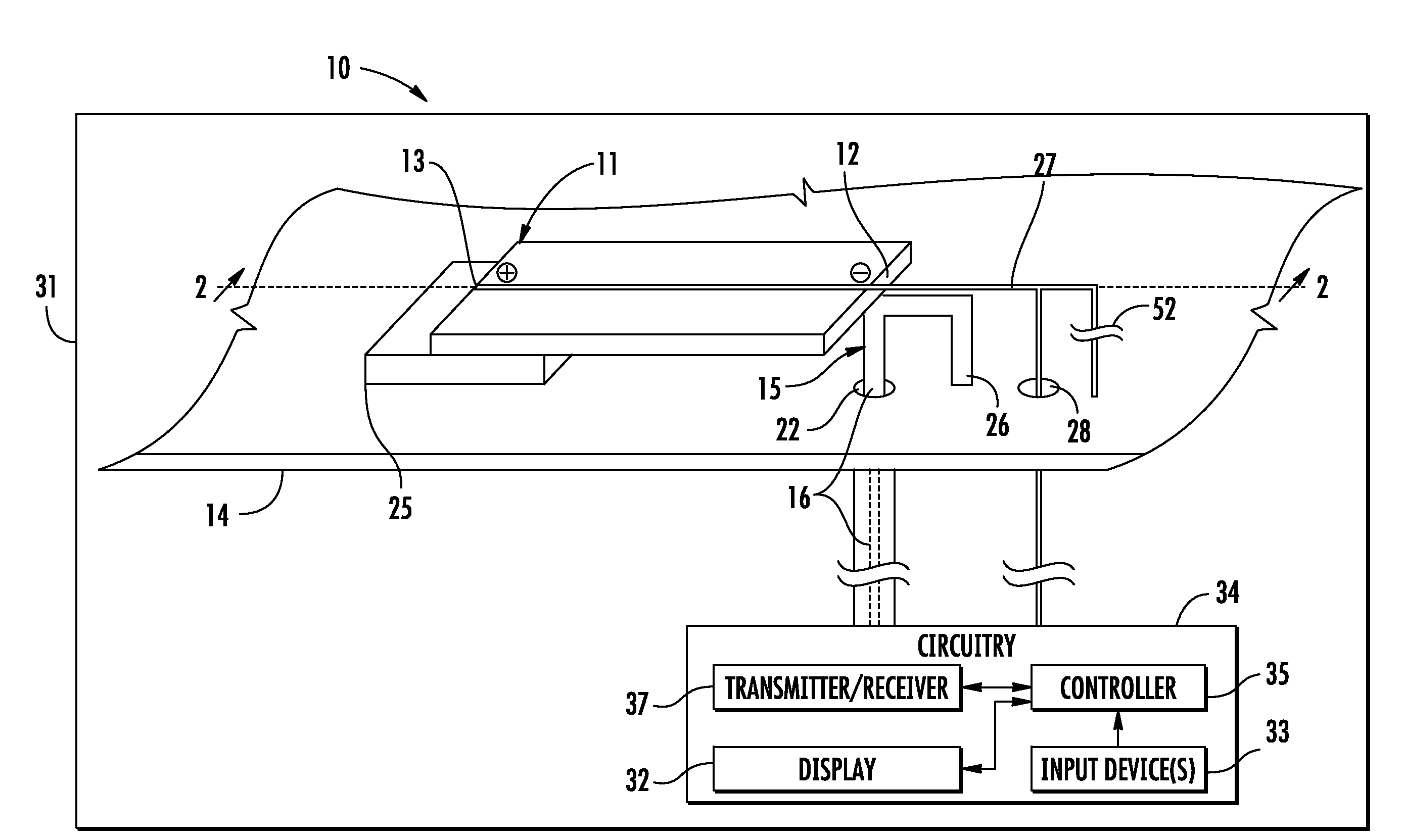 Electronic device having solar cell antenna element and related methods