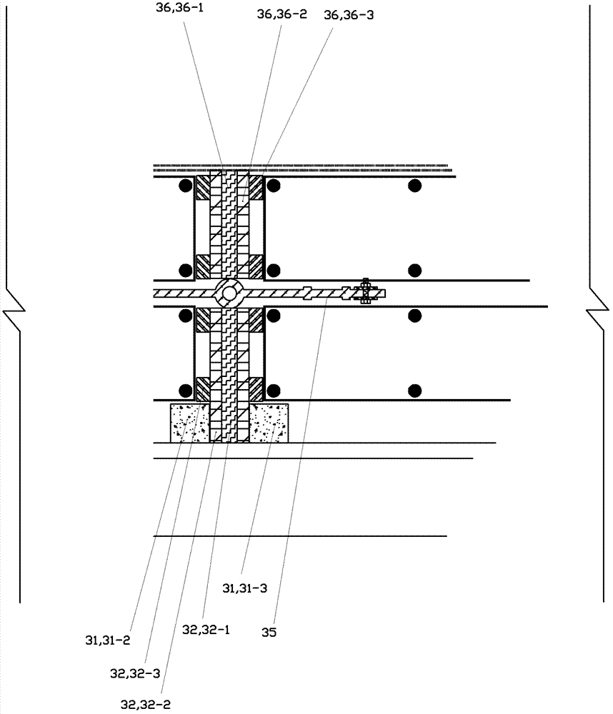 Basement bottom plate having advanced-waterstop post-cast strip structure