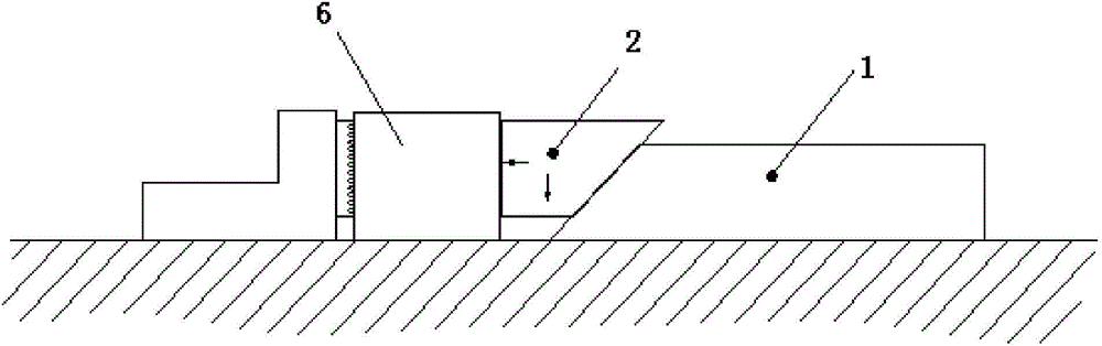 Lateral compression device used for compressing side face of workpiece