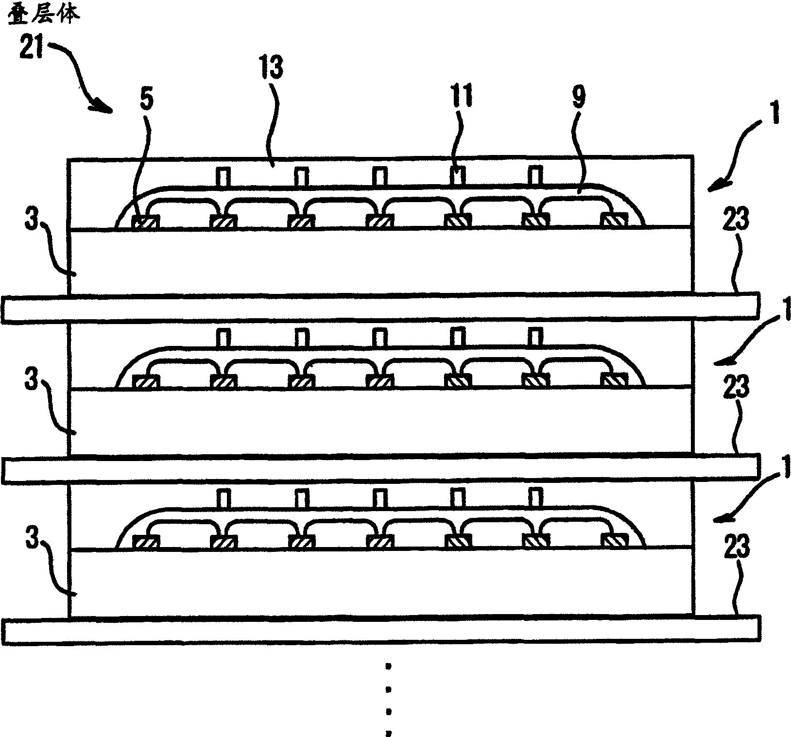 Color filter substrate, layered body of color filter substrates, and method of using the color filter substrate