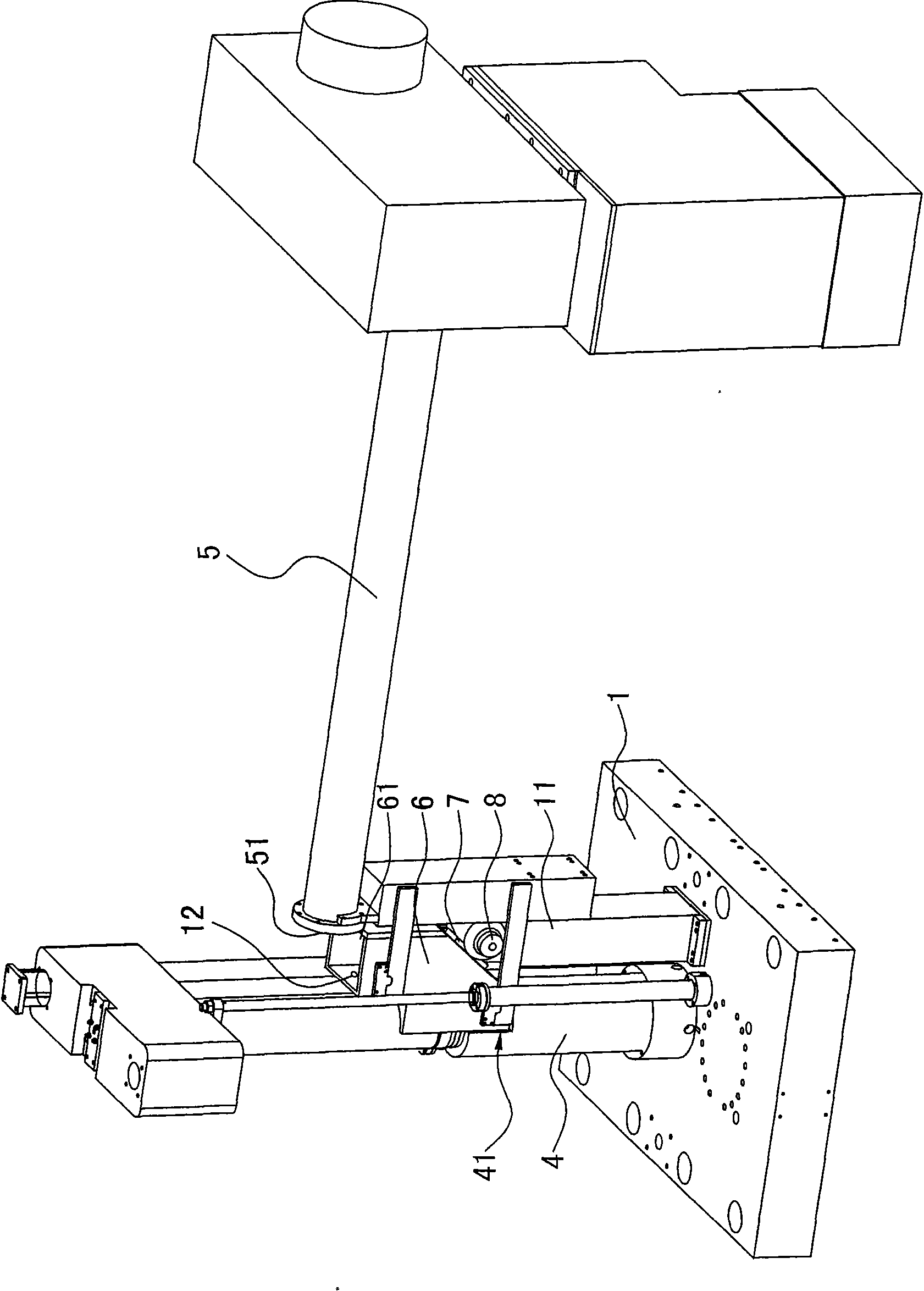 Feeding device of open-type injection molding machine