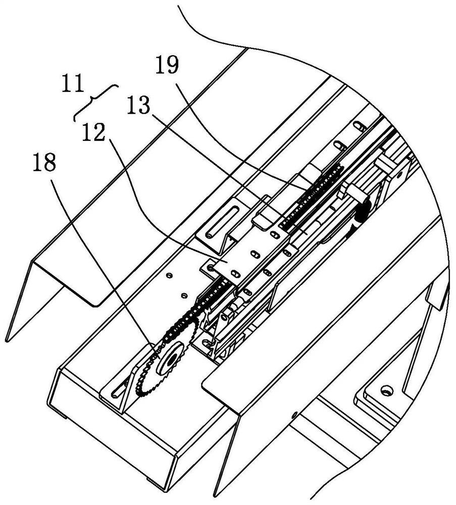 Mechanical automatic feeding device and feeding method thereof