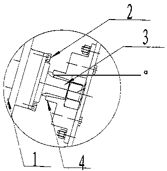 Taper spline connecting device capable of preventing cutting disc of ditcher from loosening