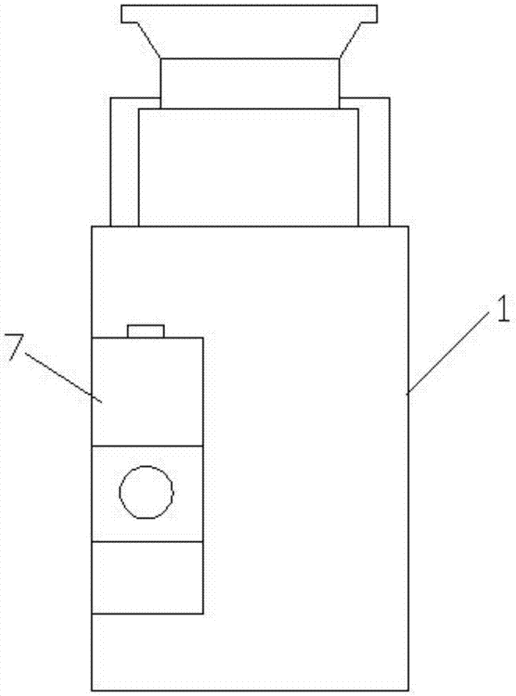 Straw pulverizer absorbing crushed straw