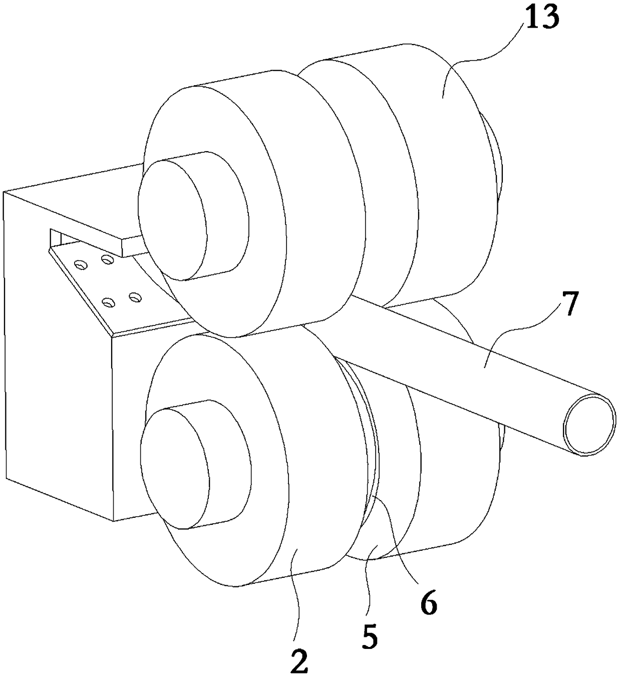 Steel pipe cutting and flattening device