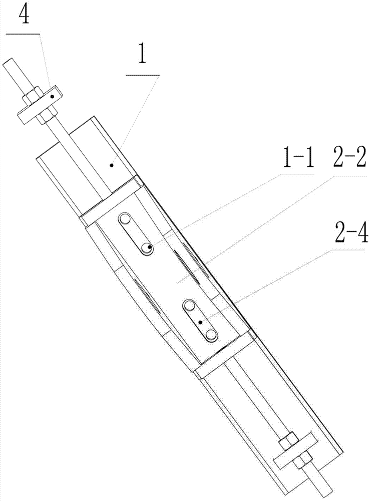 Conveyor chain tensioner