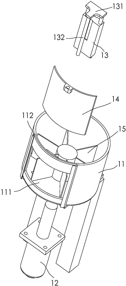 Device for kneading and extruding dough