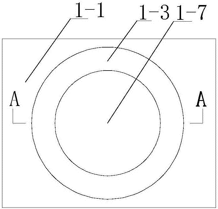 Combined reactor and method of preparing pyrazolyl benzaldehyde acetal p-phenylene diamine bis-schiff base by using combined reactor