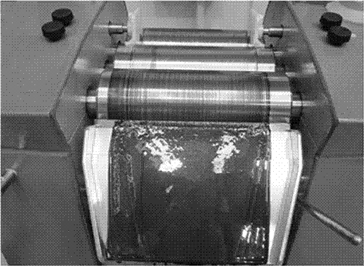 Preparation method of phenolic resin-based micro-nano graphite sheet mixture for carbon-containing fire-refractory material with low carbon content