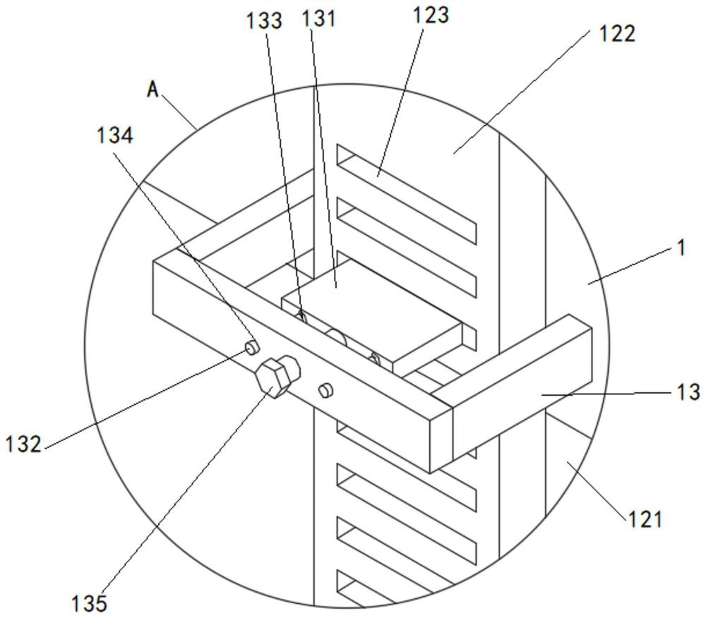 Feed raw material crushing device for animal husbandry