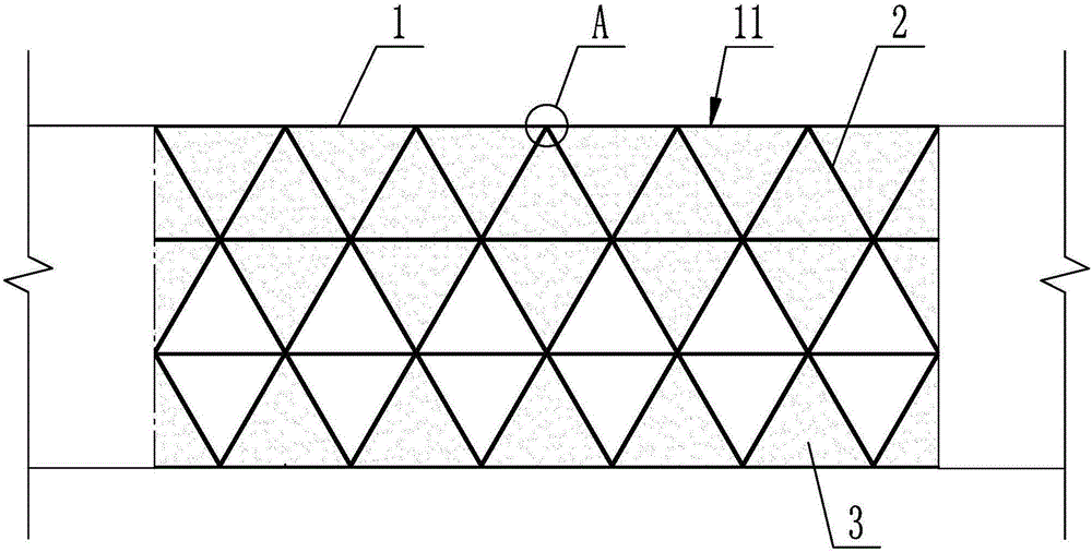 A solid-liquid two-phase energy-dissipating fender and its preparation method