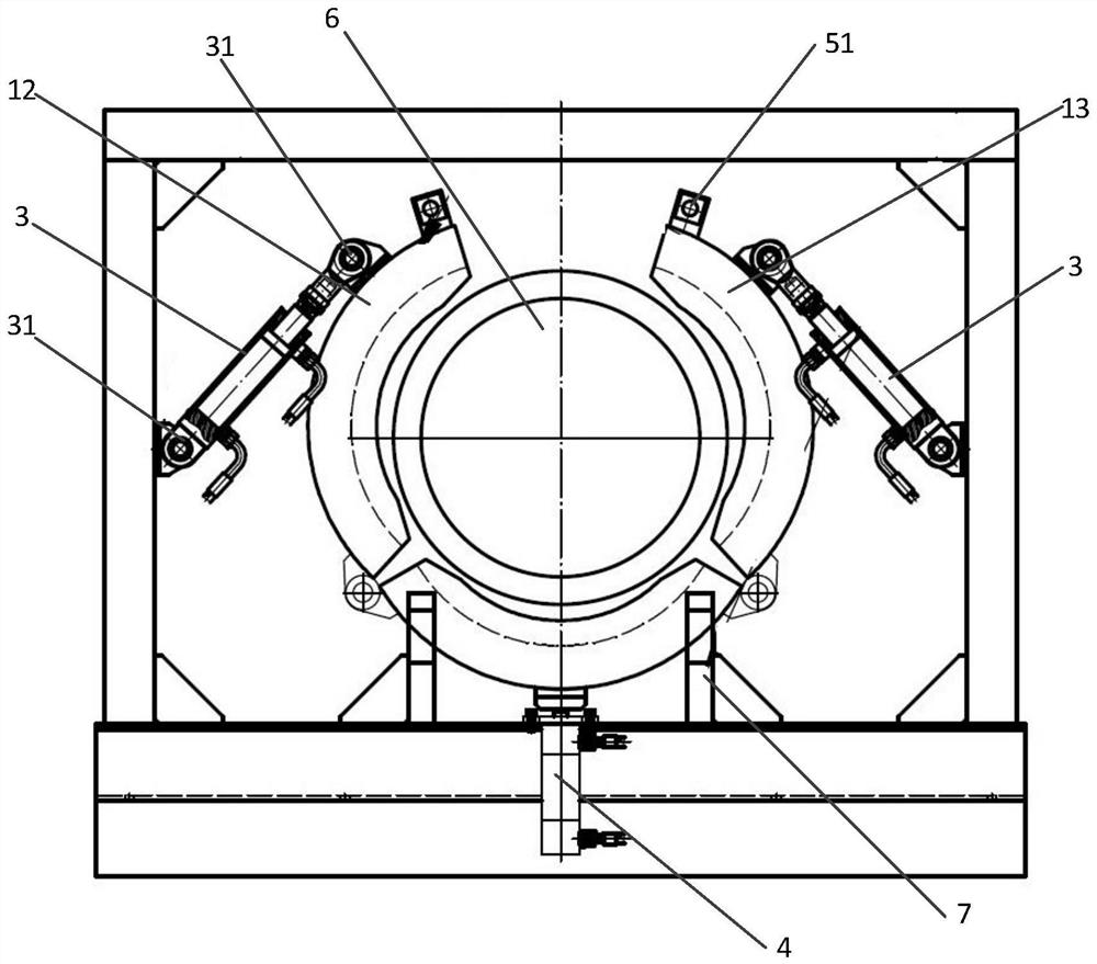 An automatic locking device for three-piece clamp flange